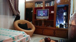 1 habitación, tabla de planchar con plancha, wifi y ropa de cama 