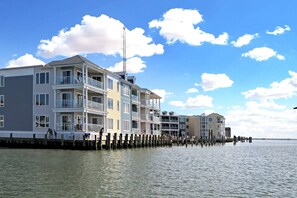 Exterior - Sunset Bay Villa 208 - Pet friendly; Boat slip! (Chincoteague Island)