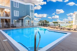 Pool - Sunset Bay Villa 208 - Pet friendly; Boat slip! (Chincoteague Island)