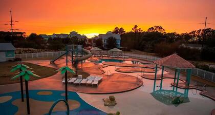 Modern home. Short stays. Amazing pool 🏊♀️ Centrally located to shopping & beach!