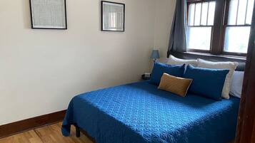 2 Schlafzimmer, Schreibtisch, BĂŒgeleisen/BĂŒgelbrett, WLAN