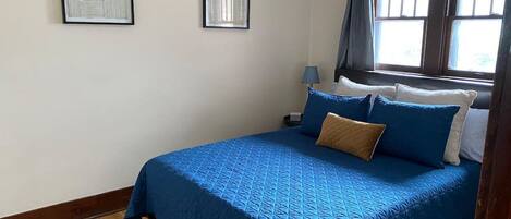 2 Schlafzimmer, Schreibtisch, Bügeleisen/Bügelbrett, WLAN