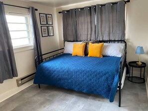 2 Schlafzimmer, Schreibtisch, Bügeleisen/Bügelbrett, WLAN