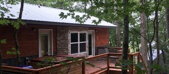 NO SUNDAY CHECKINS wolfpack- hot tub- treehouse