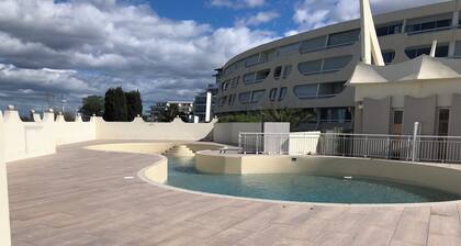 2nd floor, superb sea view of the southern beach of Port Camargue