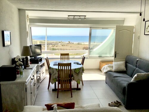 2nd floor, superb sea view of the southern beach of Port Camargue
