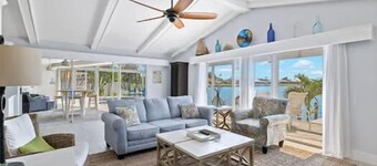 Villa Margarita - 4 Bedroom w/ Beautiful Lake View and Gulf Access!