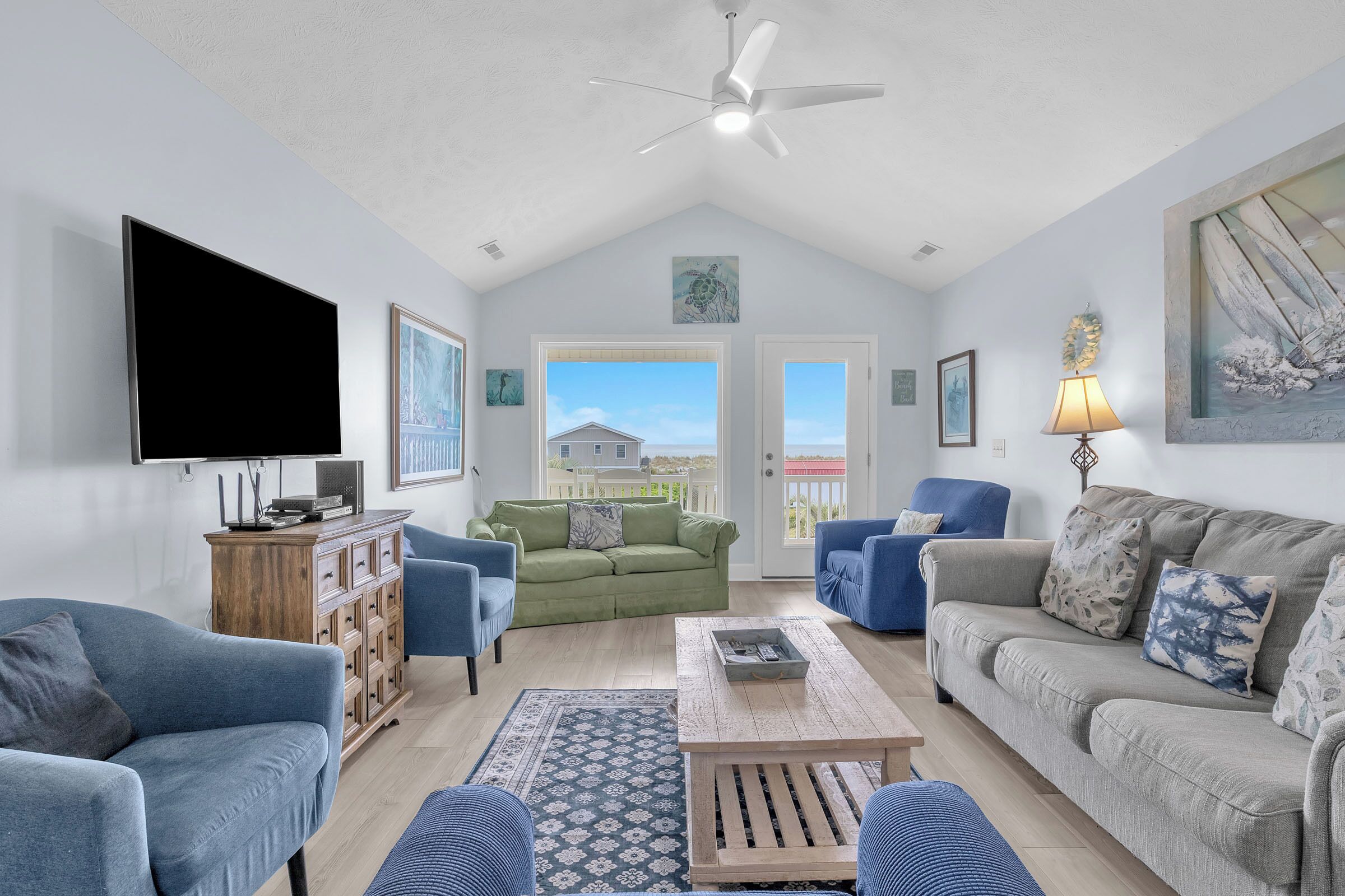 Fernseher, DVD-Player, Bücher, Videothek