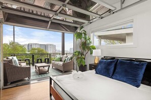 4 Schlafzimmer, Schreibtisch, Bügeleisen/Bügelbrett, WLAN