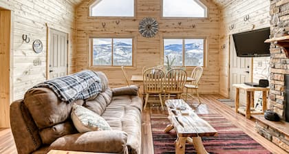 Mountain View Home w/ Fantastic Setting, Fireplace, WiFi, W/D & Two Decks