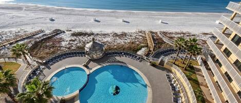 Innenpool, Außenpool