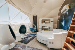 Family Suite "Space Galaxy" Unique Sky Dome | Individually decorated, individually furnished, bed sheets