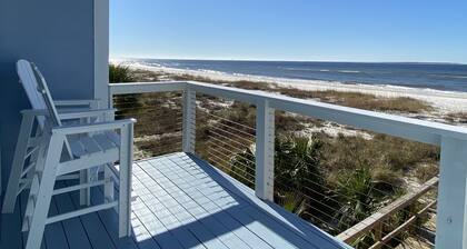 Beachfront and Pet Friendly! “Jewel of Paradise”