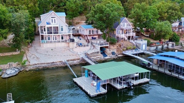 Exterior - The Jozarks Family Lake Getaway with Breathtaking Views (Rocky Mount)