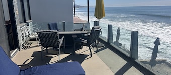 Whale Rock House Beach Front (2nd FL) - 7 MAX (STR#03-2662)