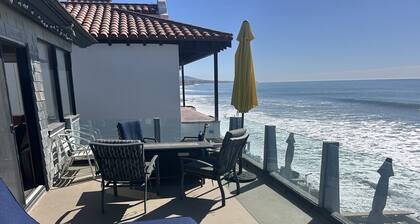 Whale Rock House Beach Front (2nd FL) - 7 MAX (STR#03-2662)