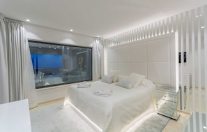 5 bedrooms, iron/ironing board, free WiFi, bed sheets