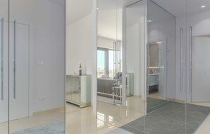 5 Schlafzimmer, Bügeleisen/Bügelbrett, kostenloses WLAN, Bettwäsche