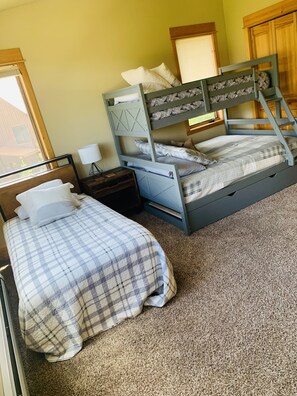 3 bedrooms, WiFi, bed sheets