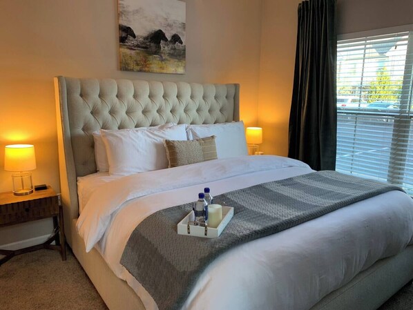 2 多间卧室、办公桌、熨斗/熨衣板、收费 WiFi