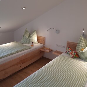2 bedrooms, in-room safe, travel cot, free WiFi - Neubau - Freundliche Fewo Bergblick (Hoeslwang)