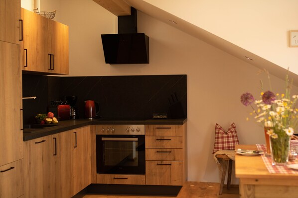 Fridge, oven, stovetop, dishwasher - Neubau - Freundliche Fewo Bergblick (Hoeslwang)