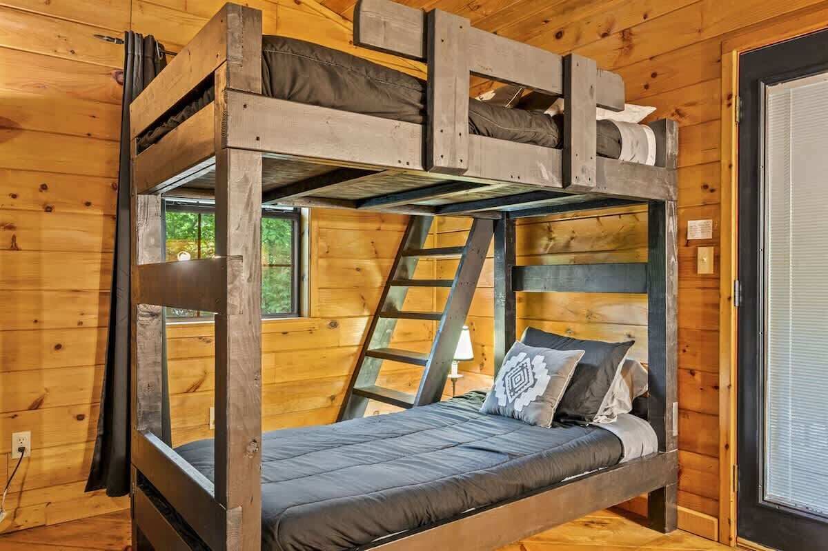 1 bedroom, travel crib, WiFi, bed sheets