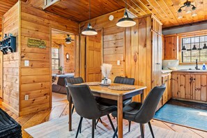 Dining - Creekside Getaway • Hot Tub • Smoky Mtns (Cosby)