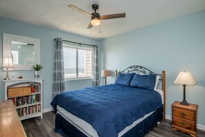 2 bedrooms, iron/ironing board, Internet, bed sheets