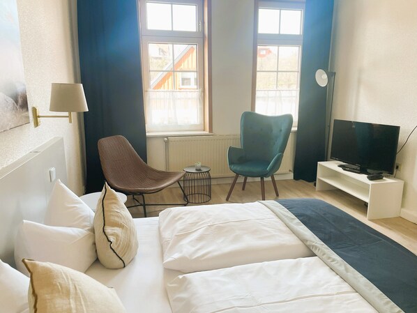 Chambre classique double | Literie hypoallergénique, décor unique, bureau