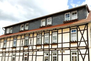 Esterni
