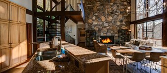 Falling Water Lodge | Gorgeous 5BR Mountaintop Lodge