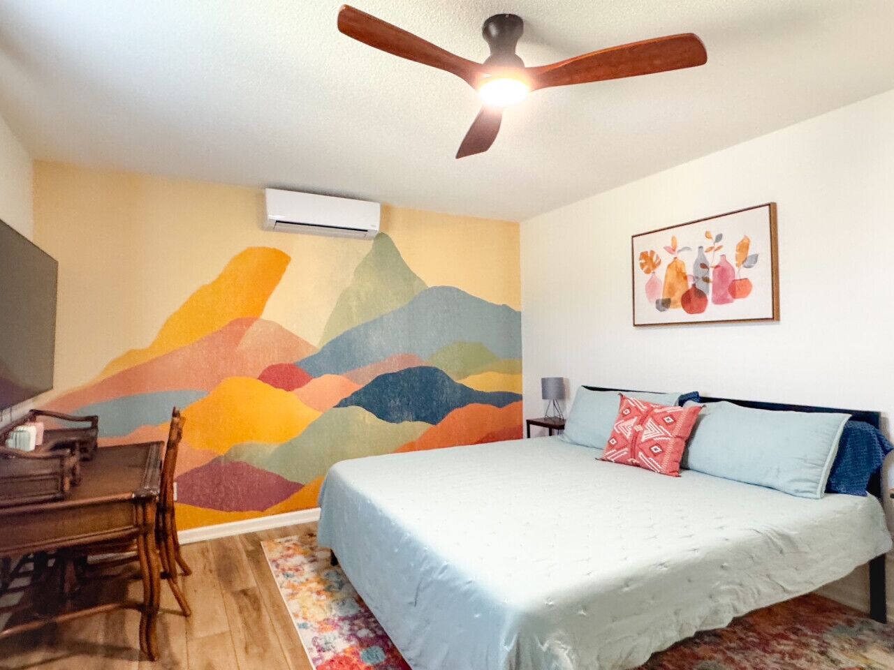 2 chambres, bureau, fer et planche à repasser, lit parapluie