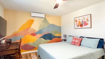 2 chambres, bureau, fer et planche à repasser, lit parapluie