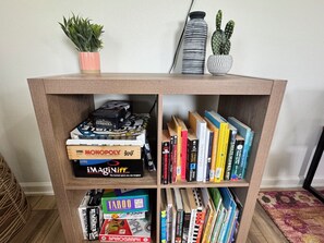 Game room - Bright, King Beds, Patio, Laundry, Walk to Downtown! (Spearfish)