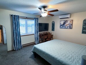3 Schlafzimmer, Schreibtisch, Bügeleisen/Bügelbrett, Reisekinderbett