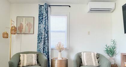 Bright, King Beds, Patio, Laundry, Walk to Downtown!