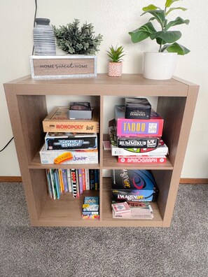 Game room - Bright, King Beds, Patio, Laundry, Walk to Downtown! (Spearfish)