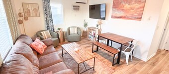 Bright, King Beds, Patio, Laundry, Walk to Downtown!