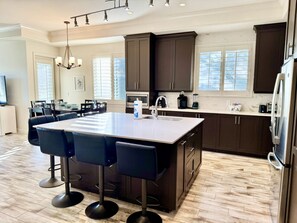 Fridge, microwave, oven, stovetop - Summer Discounts! Large Townhouse By 1st Hole In Private Gated Community (Gulf Shores)
