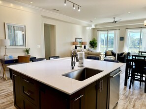 Interior - Large Townhouse In Peninsula Golf Club Right By The Course On The Alabama Coast. (Gulf Shores)