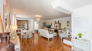 Interior - Villa Arancha Nerja by Ruralidays (Málaga)