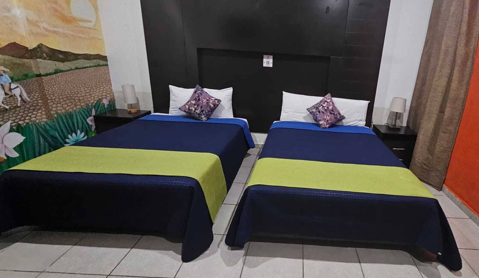 Suite estudio Confort | Edredones de plumas, decoración individual, mobiliario individual