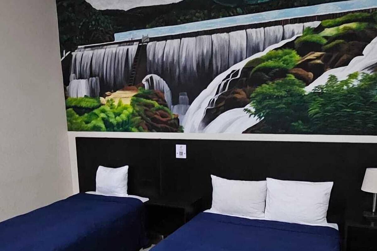 Classic Studio Suite | Down duvets, iron/ironing board, free WiFi, individually decorated