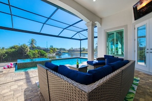 Pool - Executive Waterfront Pool Home w/ Gulf Access (Cape Coral)