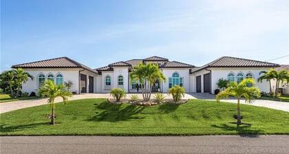 Executive Waterfront Pool Home w/ Gulf Access