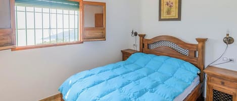 5 bedrooms, iron/ironing board, WiFi