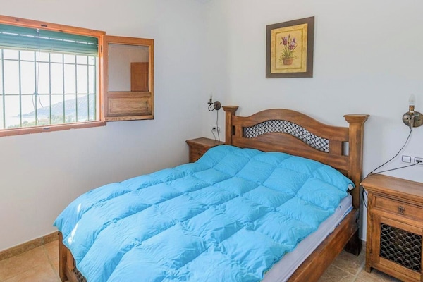 5 habitaciones, tabla de planchar con plancha y wifi