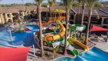 Lämmitetty uima-allas