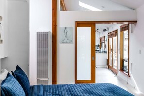 2 bedrooms, desk, iron/ironing board, travel cot
